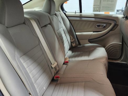 Used 2016 Ford Taurus SE image 18