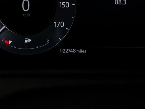 Used 2024 Land Rover Range Rover Velar Dynamic SE image 23