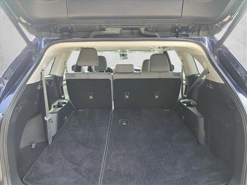 Used 2022 Toyota Highlander LE image 24