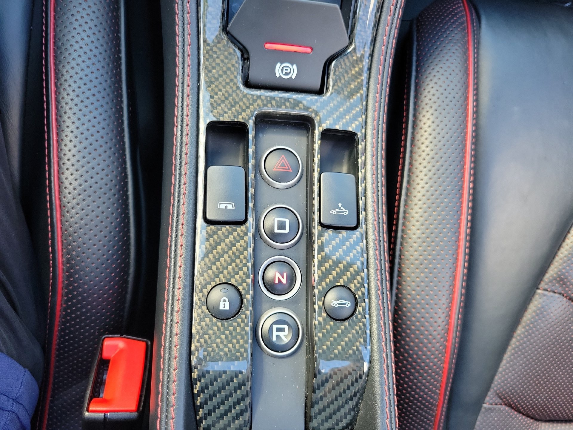 Used 2015 McLaren 650S Spider RWD image 33