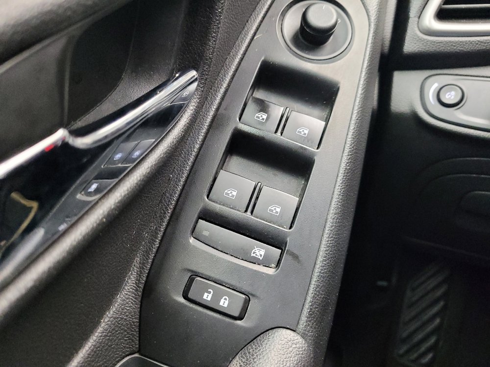 Used 2020 Chevrolet Trax LT w/ LT Convenience Package FWD image 27