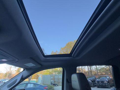 Used 2022 GMC Sierra 1500 Denali w/ Denali Premium Package image 23