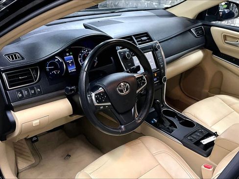 Used 2017 Toyota Camry XLE image 17