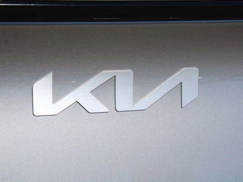 Used 2023 Kia Sportage LX image 8