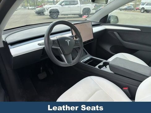 Used 2023 Tesla Model Y Long Range image 4