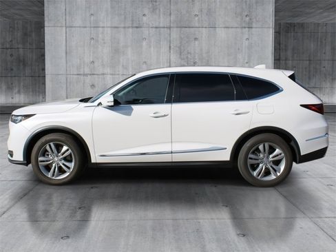 Used 2025 Acura MDX FWD image 2