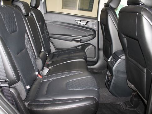 Used 2024 Ford Edge Titanium image 31