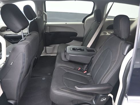 Used 2018 Chrysler Pacifica Touring Plus w/ Tire & Wheel Group image 27