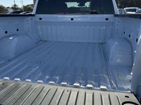 Used 2024 GMC Sierra 1500 SLT image 26