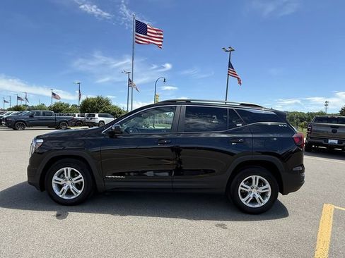 Used 2023 GMC Terrain SLE w/ Driver Convenience Package FWD image 30