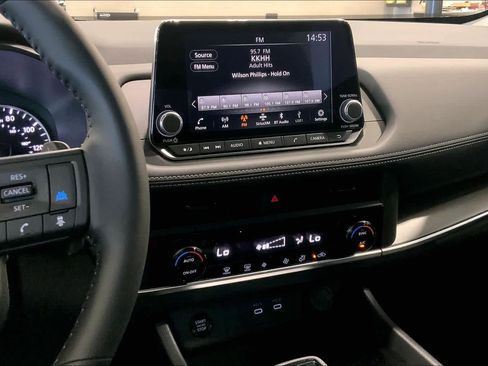 Used 2026 Nissan Rogue SV image 7