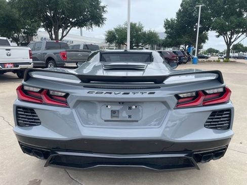 Used 2024 Chevrolet Corvette Stingray Premium Conv w/ Z51 Performance Package RWD image 6