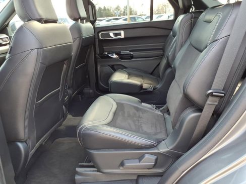 Used 2023 Ford Explorer ST image 14