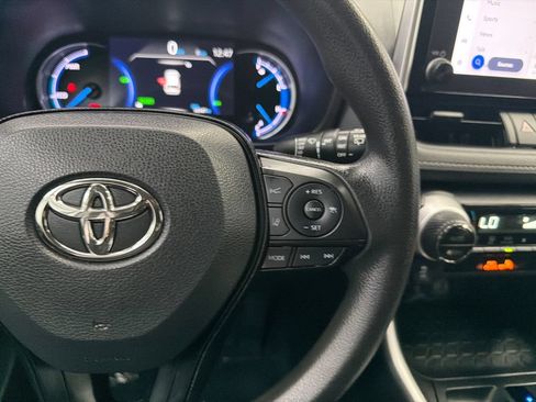Used 2024 Toyota RAV4 XLE AWD/4WD image 24