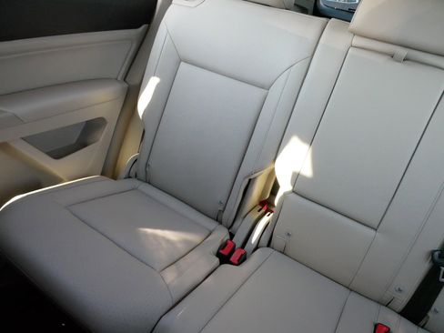 Used 2019 Volkswagen Atlas SE w/ Panoramic Sunroof Package image 12