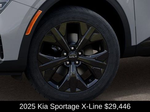 Used 2025 Kia Sportage X-Line w/ Premium Package image 9