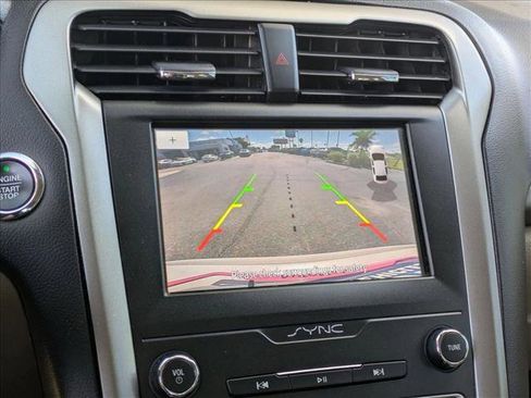 Used 2020 Ford Fusion SE image 13