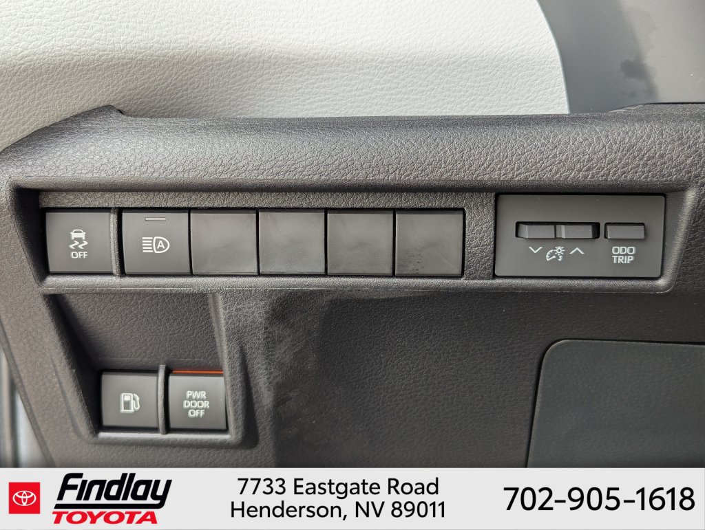 Certified 2025 Toyota Sienna LE AWD/4WD image 18