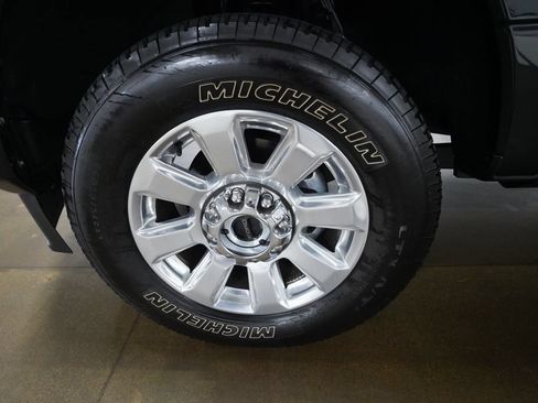 Used 2022 Ford F350 Platinum w/ FX4 Off-Road Package AWD/4WD image 26