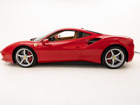 Certified 2017 Ferrari 488 GTB RWD image 8