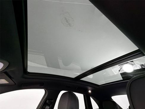 Certified 2026 Porsche Macan AWD/4WD image 35