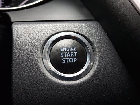 Used 2021 Toyota Camry LE image 22