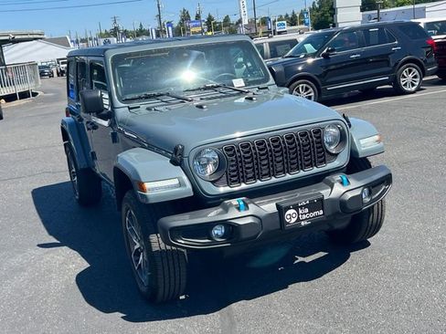 Used 2024 Jeep Wrangler Unlimited AWD/4WD image 5