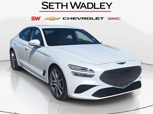 Used 2025 Genesis G70 2.5T image 1