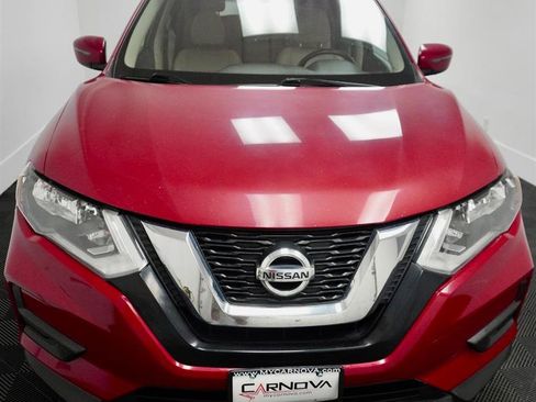 Used 2017 Nissan Rogue SV image 11