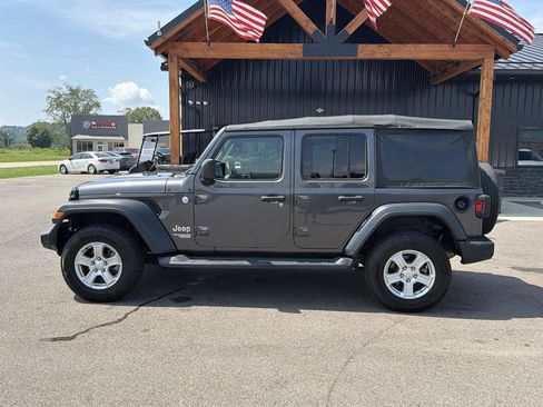 Used 2019 Jeep Wrangler Unlimited Sport S AWD/4WD image 22