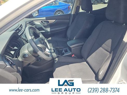 Used 2021 Nissan Rogue Sport S FWD image 2