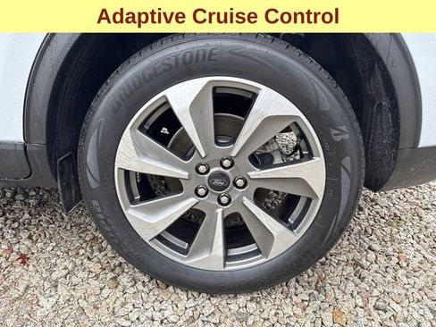 Certified 2025 Ford Escape Platinum AWD/4WD image 10