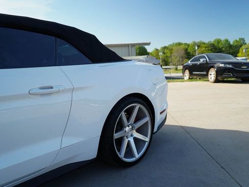 Used 2019 Ford Mustang Premium image 15