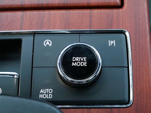 Used 2024 Lincoln Navigator Premiere image 17