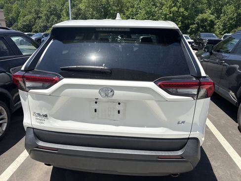 Used 2023 Toyota RAV4 LE FWD image 8