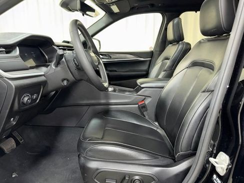 Used 2024 Jeep Grand Cherokee L Limited w/ Luxury Tech Group II AWD/4WD image 14