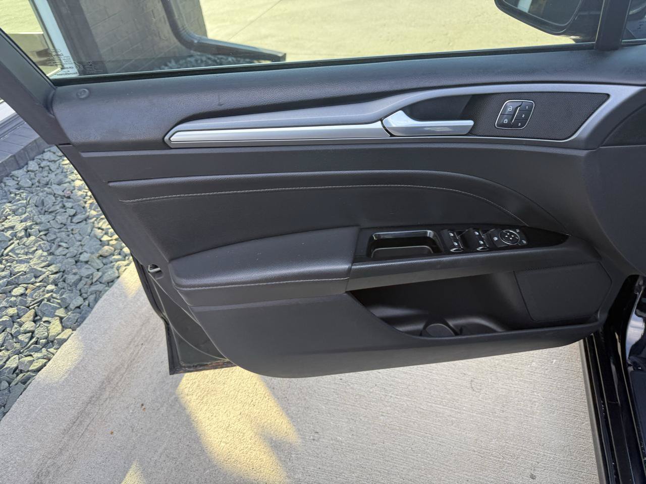 Used 2016 Ford Fusion Titanium AWD/4WD image 13