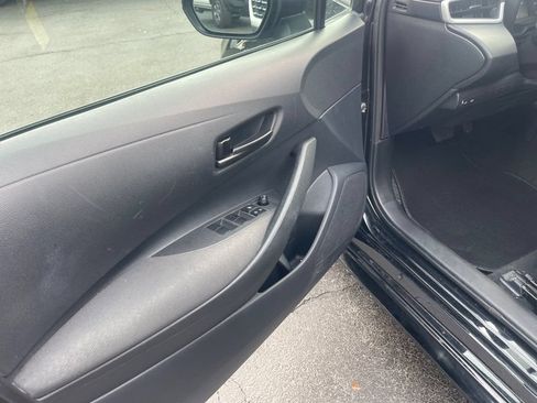 Used 2025 Toyota Corolla LE FWD image 8