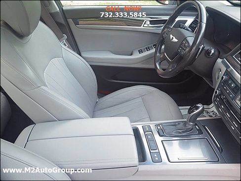 Used 2015 Hyundai Genesis 3.8 w/ Option Group 02 image 18
