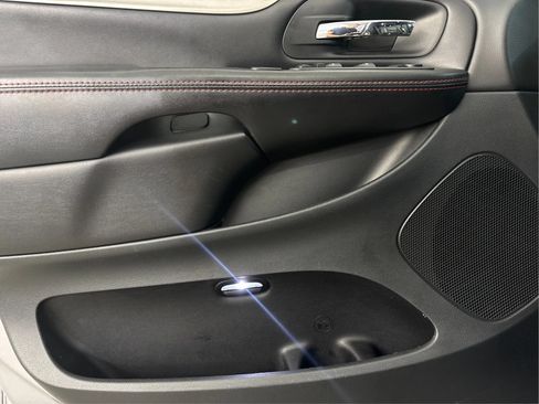 Used 2019 Dodge Grand Caravan GT FWD image 25