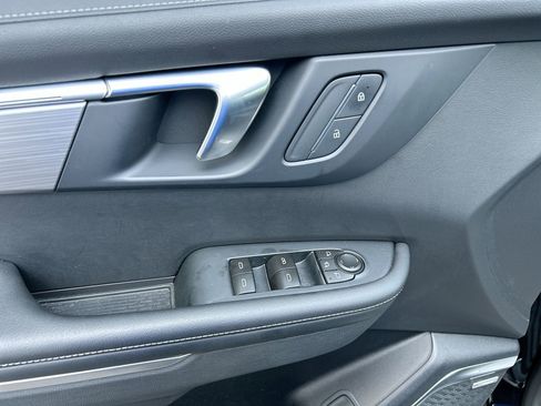 Used 2025 Buick Enclave Preferred AWD/4WD image 22