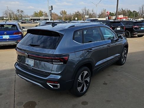 New 2026 Volkswagen Taos SE AWD/4WD image 5