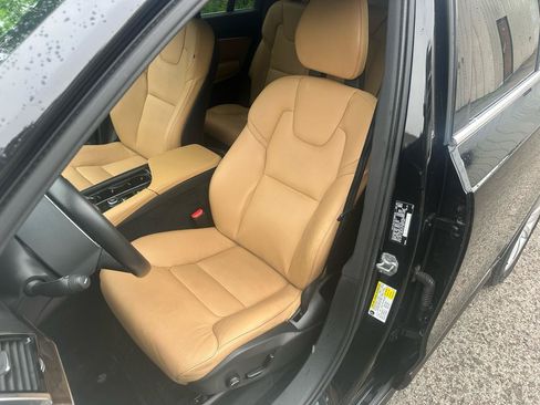 Used 2018 Volvo XC90 T6 Momentum w/ Convenience Package AWD/4WD image 9