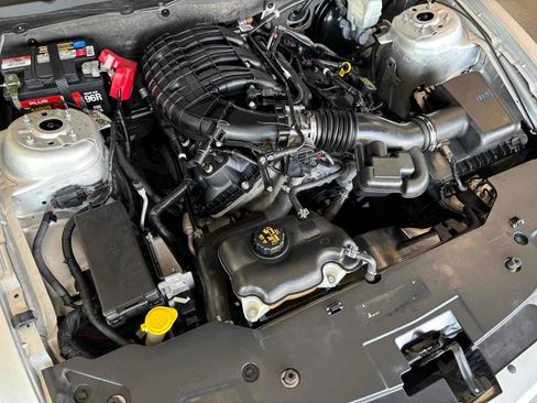 Used 2011 Ford Mustang V6 w/ 101A Rapid Spec Order Code image 26