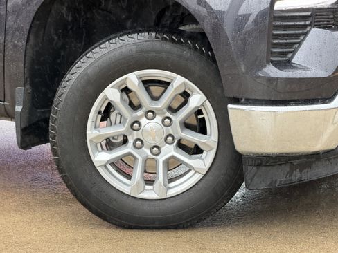 Used 2024 Chevrolet Silverado 1500 LT image 3