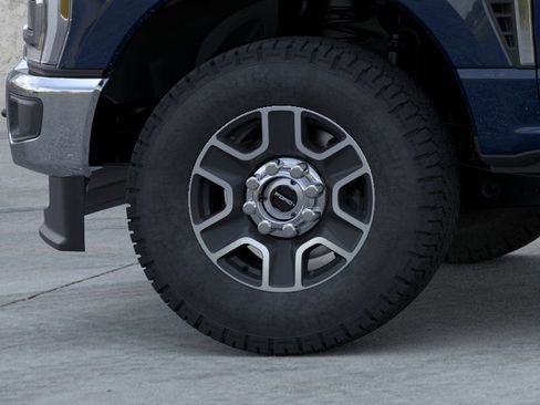 New 2025 Ford F250 Lariat w/ FX4 Off-Road Package AWD/4WD image 19