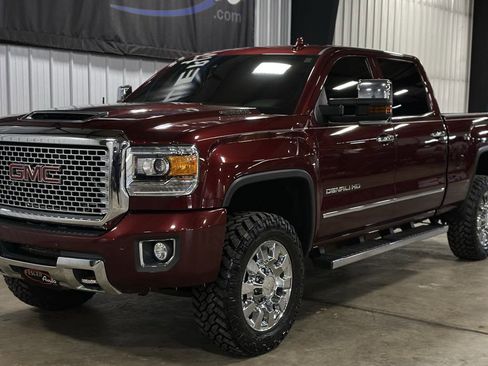 Used 2017 GMC Sierra 2500 Denali w/ Duramax Plus Package image 29