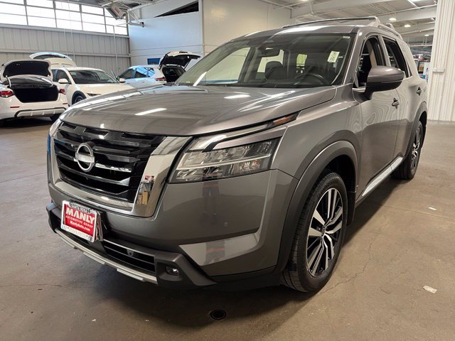 Used 2023 Nissan Pathfinder Platinum w/ Cargo Package FWD image 7
