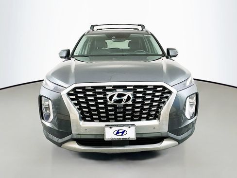 Used 2022 Hyundai Palisade Limited FWD image 2