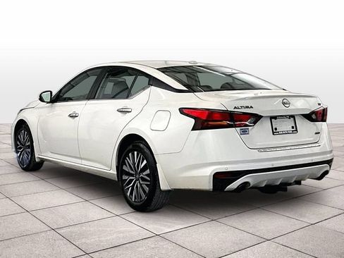 Used 2023 Nissan Altima 2.5 SV w/ SV Premium Package AWD/4WD image 10